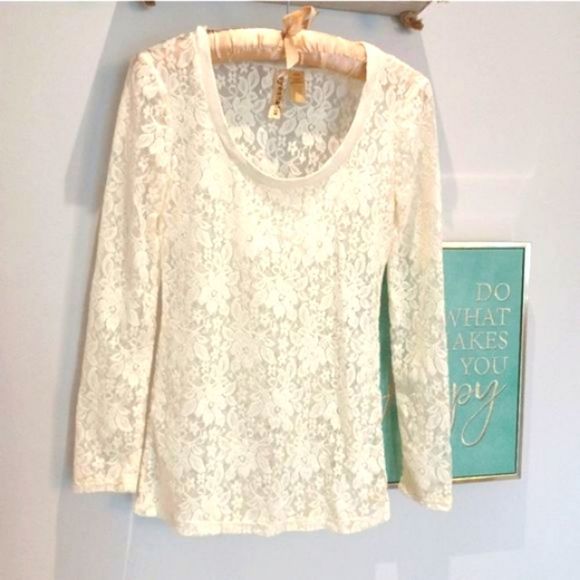 💰3/$30 Lace long sleeve - Picture 7 of 7